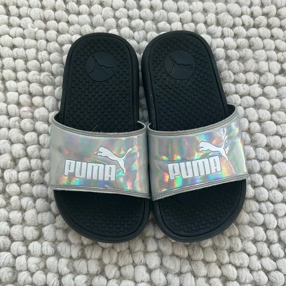 Puma Slides, kids size 12! - Picture 1 of 3